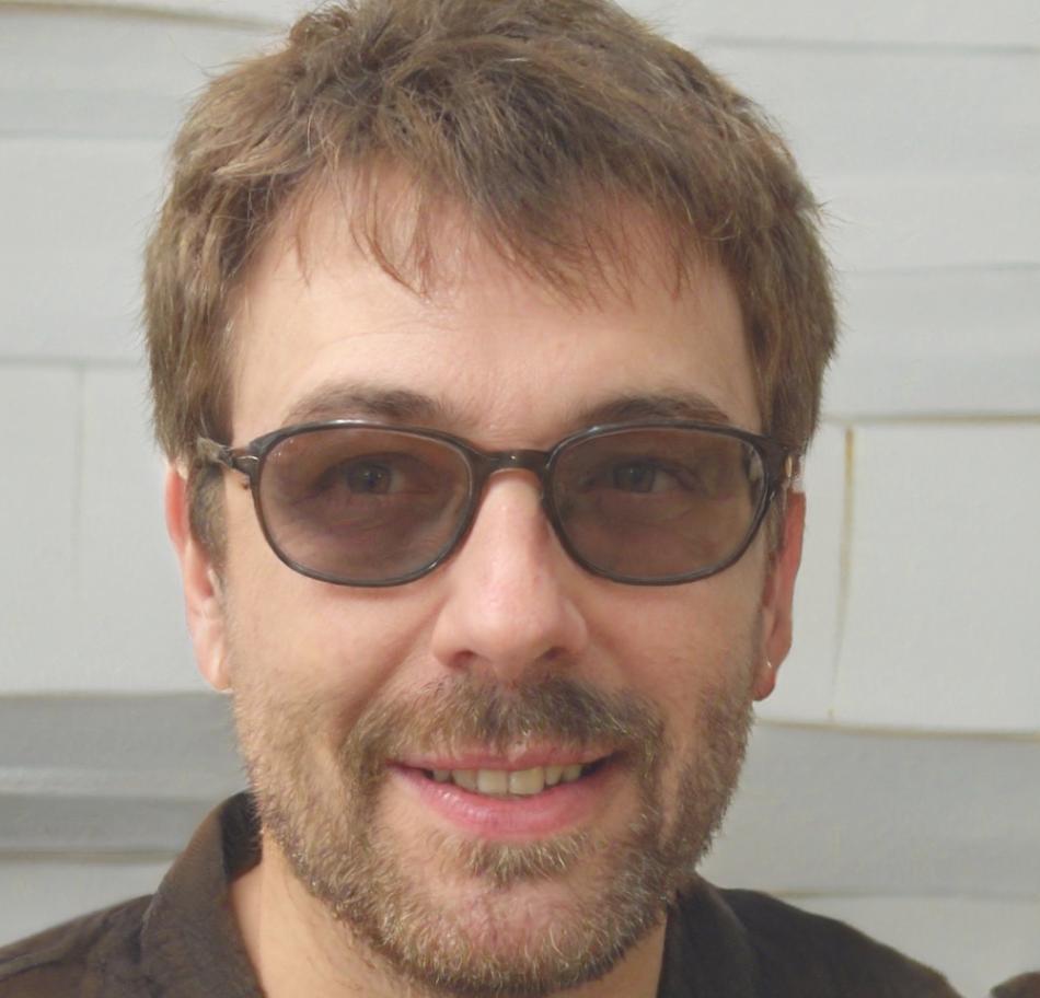 Carlos Mendoza, especialista en análisis de estabilidad financiera